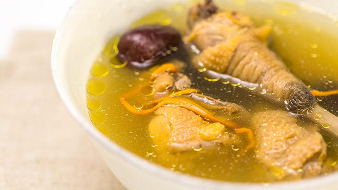 石锅炖鸡汤｜美食台的做法