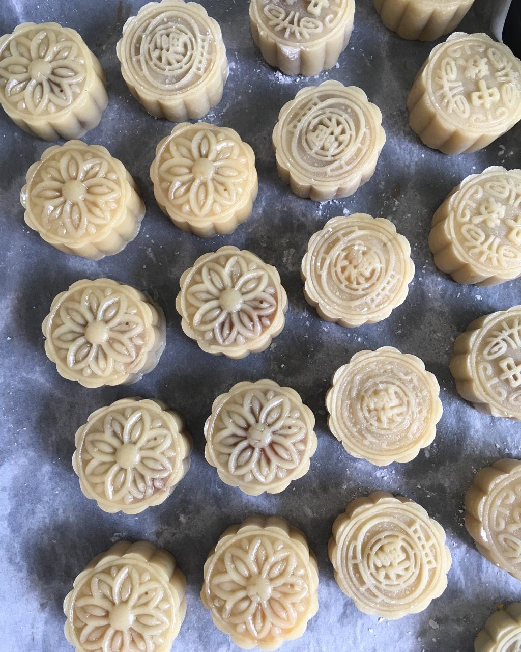 广式月饼—蛋黄莲蓉月饼