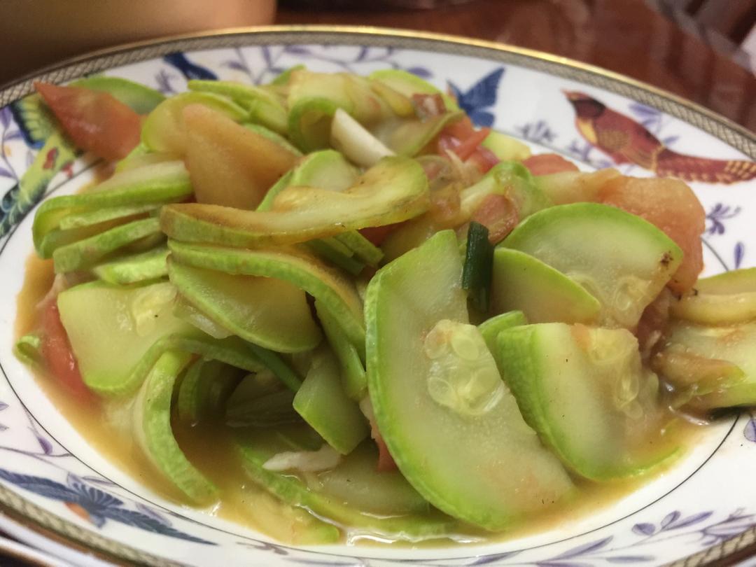 西红柿炒西葫芦
