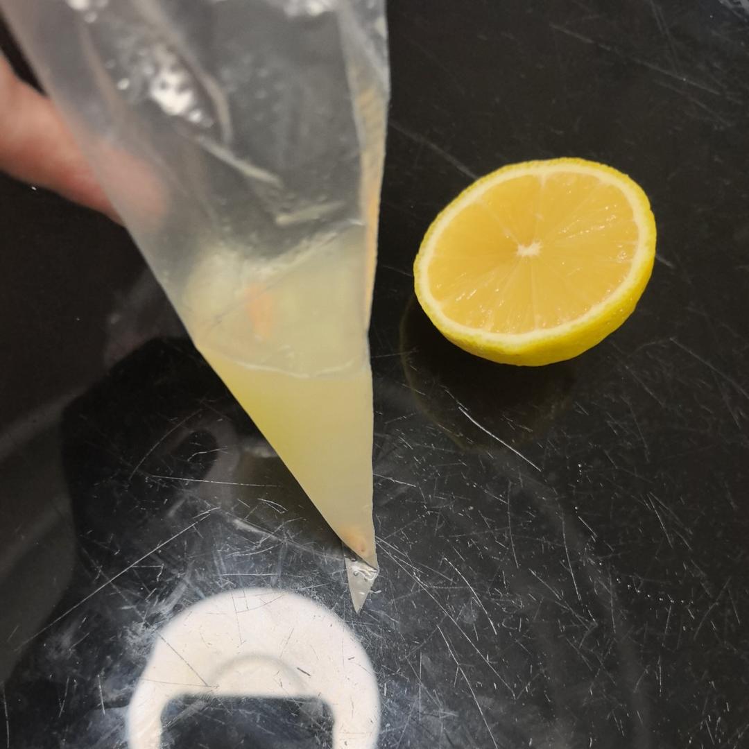 一秒钟挤柠檬汁，不脏手，不用任何机器(并且柠檬汁和核分离)爱烘焙的你一定要看一看