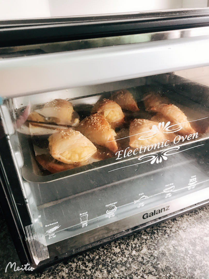 不用开酥，不用揉面，也能做香甜酥脆的苹果派