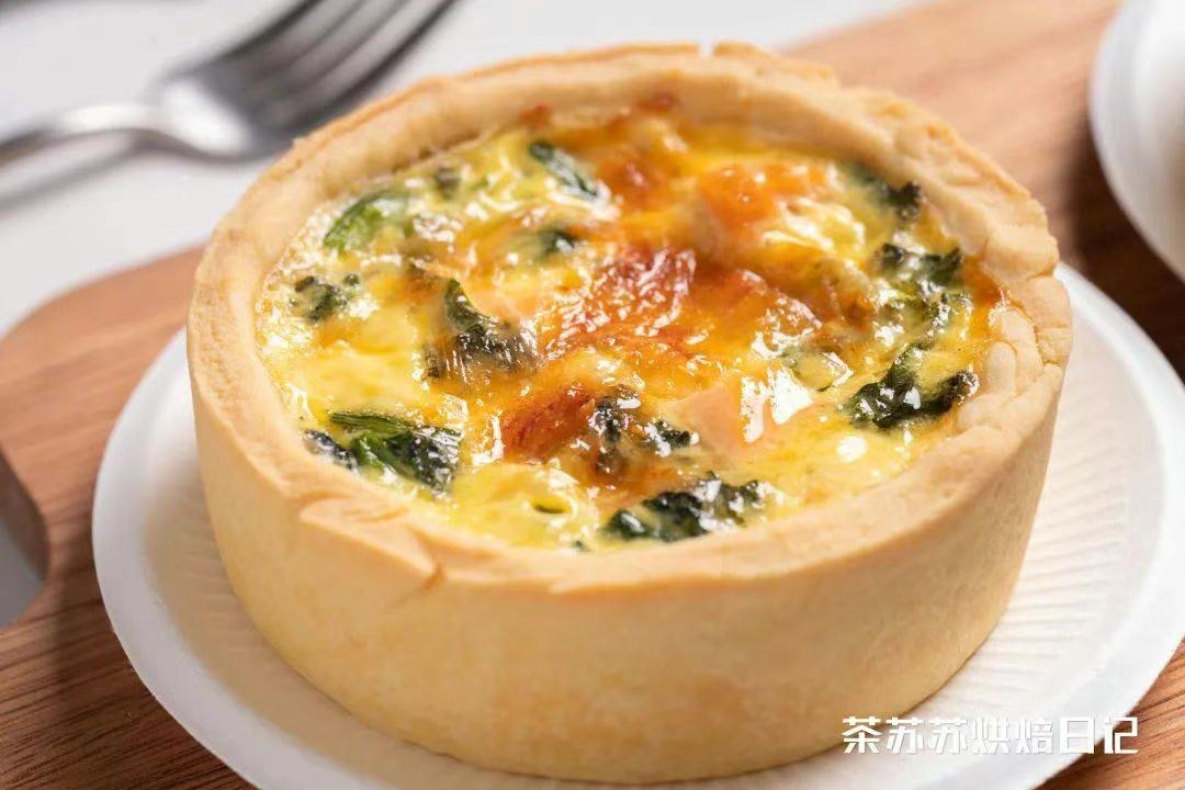 菠菜羽衣甘蓝三文鱼派的做法