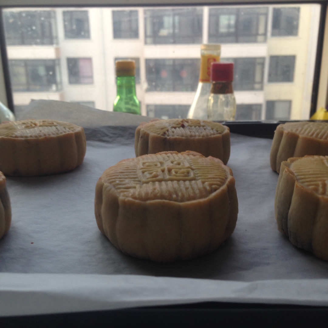 广式月饼—蛋黄莲蓉月饼