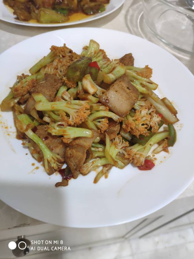 五花肉爆炒花菜