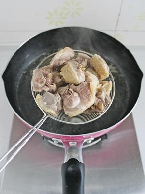 姬松茸炖土鸡的做法 步骤4