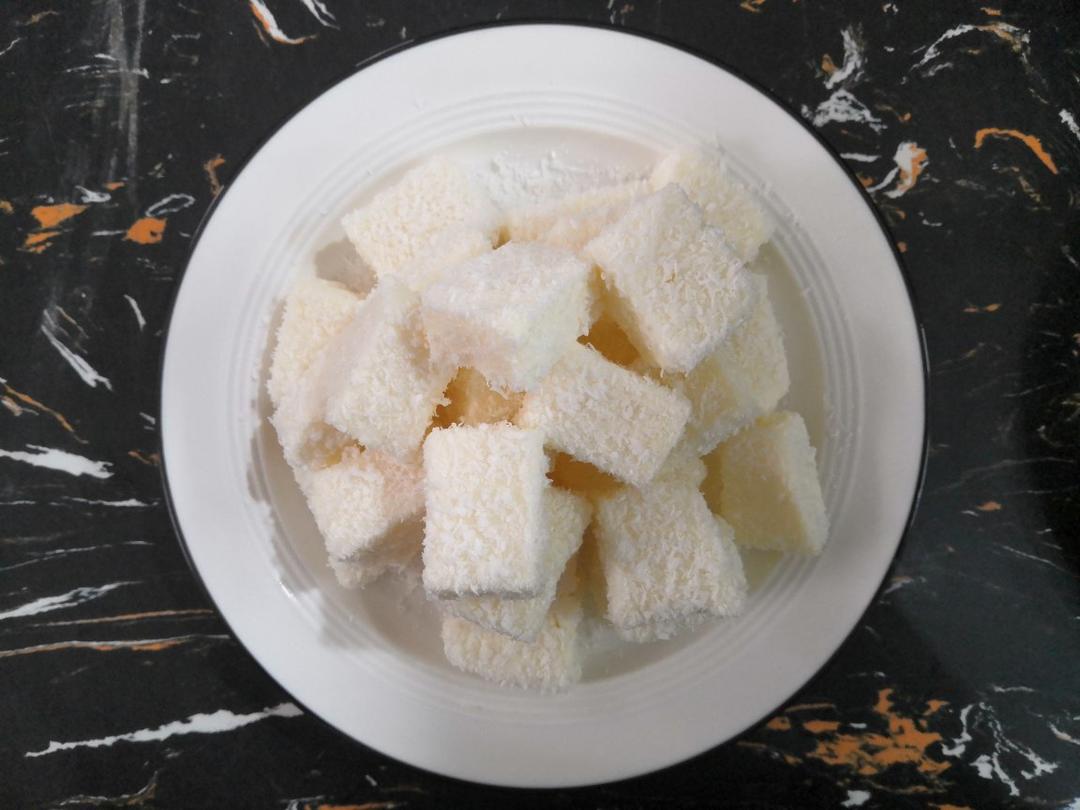 完胜85度C牛奶椰丝小方