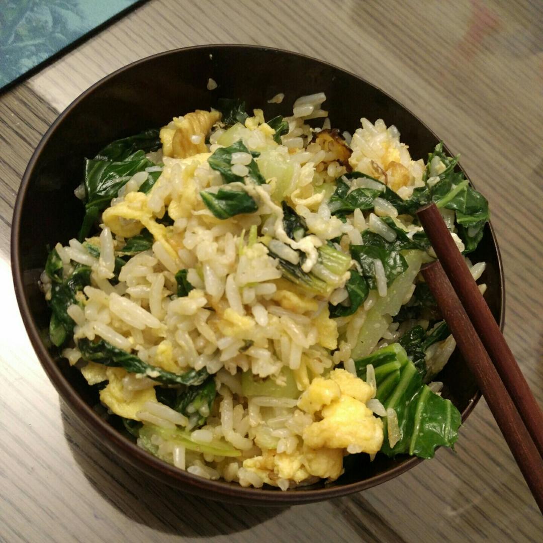青菜蛋炒饭
