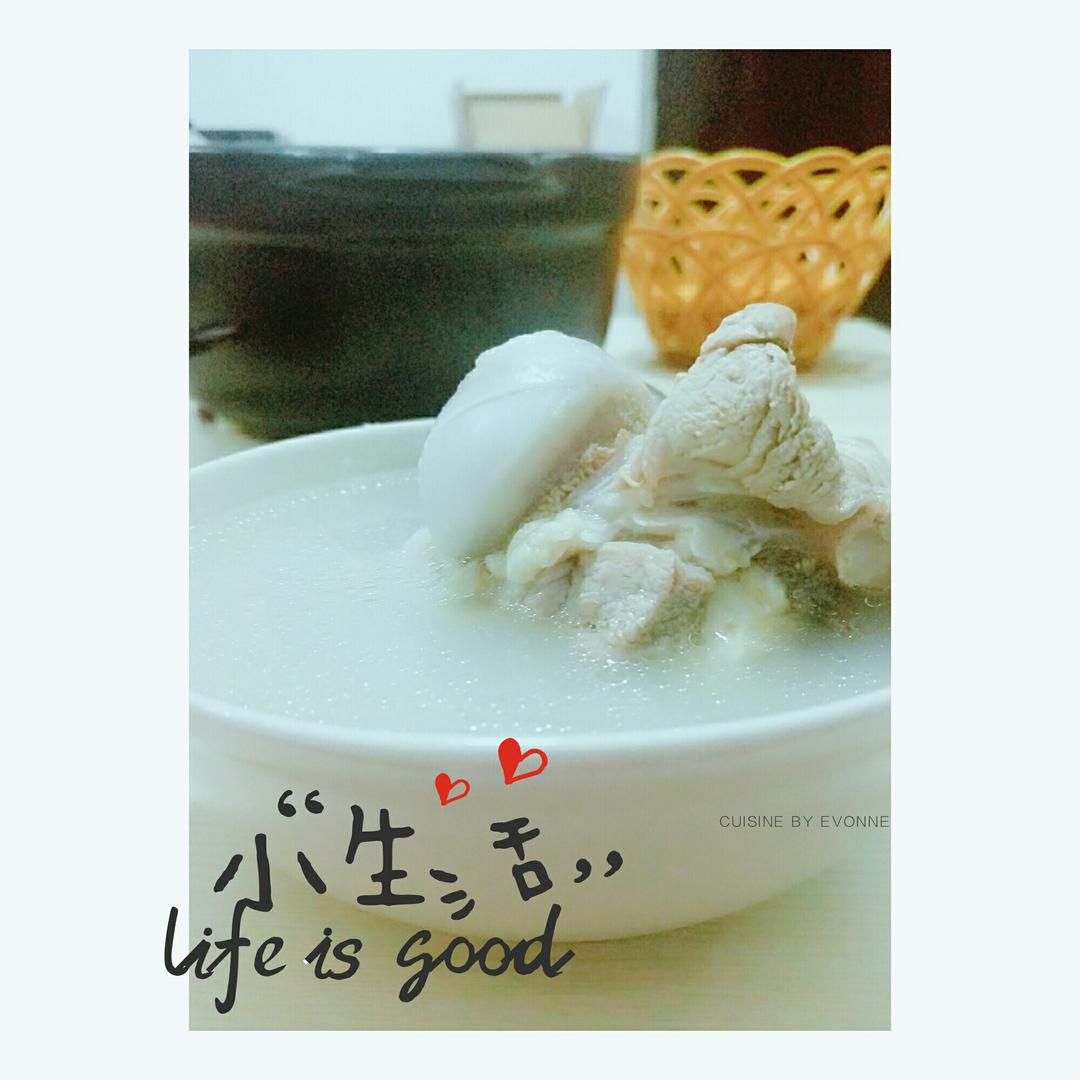 最单纯的大骨头汤