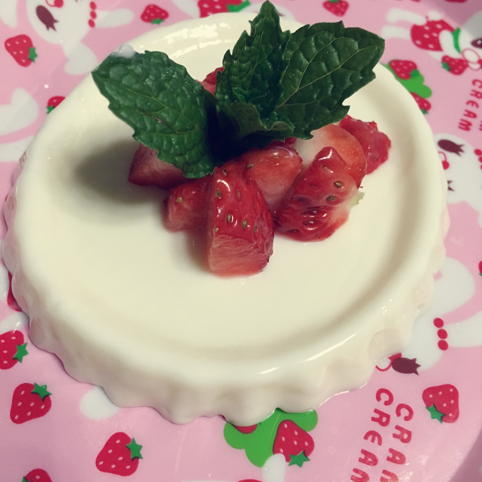 酸奶意式奶冻 yogurt panna cotta 视频菜谱（10分钟超快手甜点）