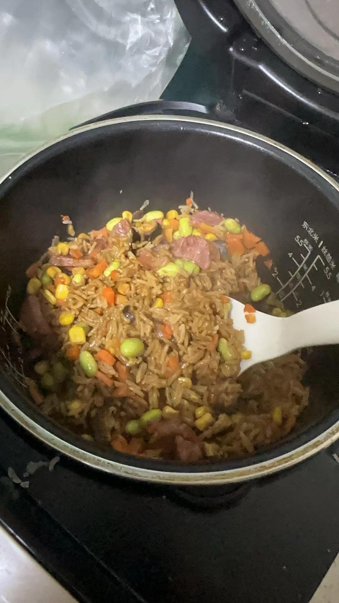 懒人必备～电饭煲腊肠焖饭