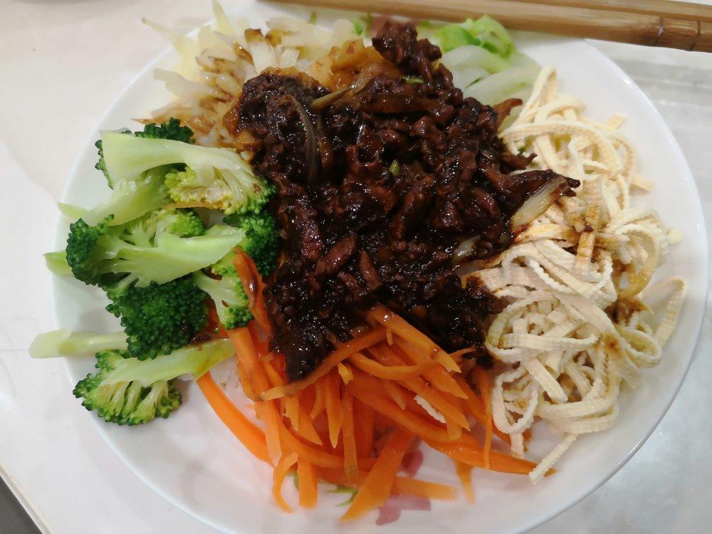 家庭版简易拌饭🍚