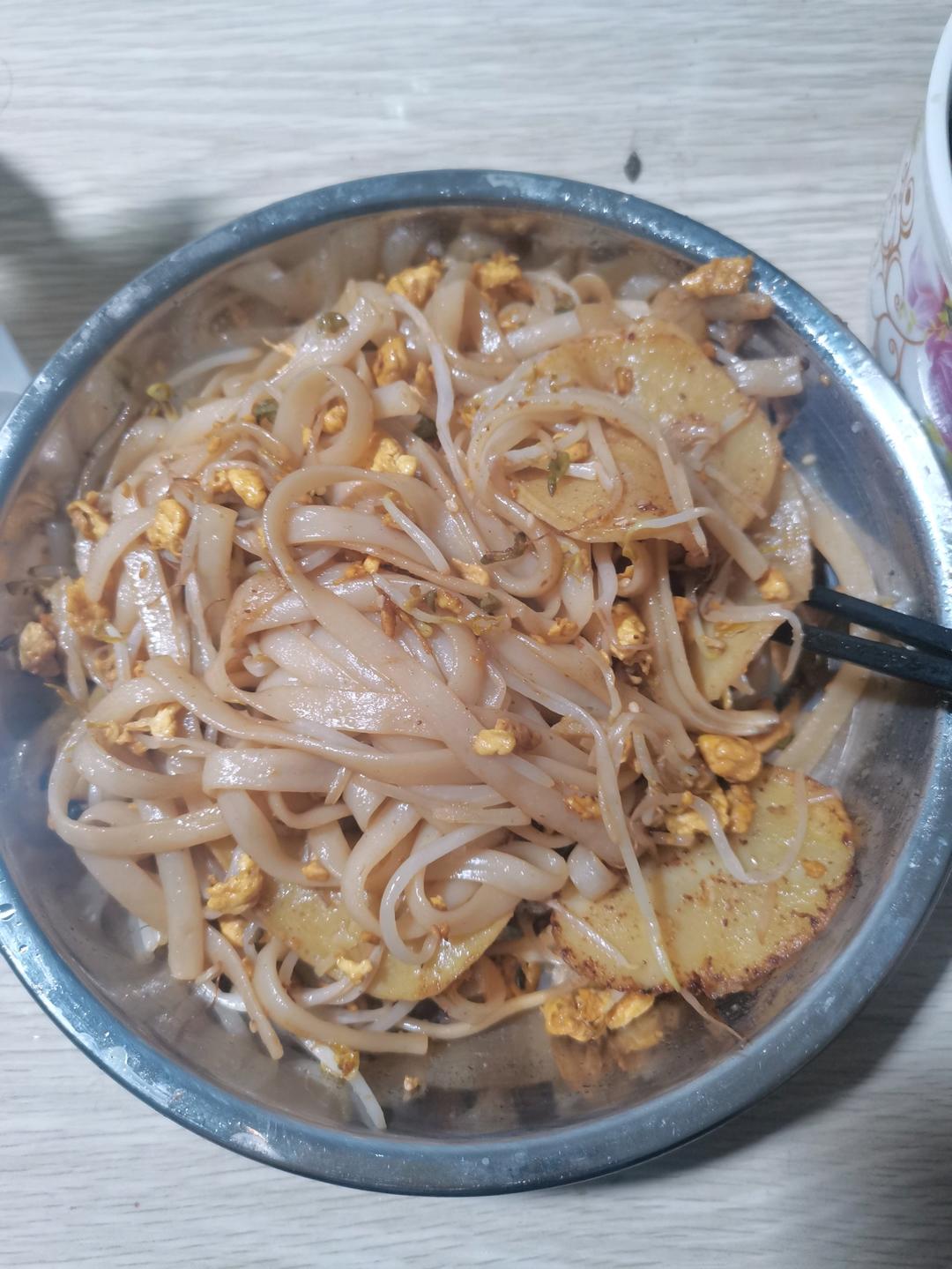 路边摊的炒河粉