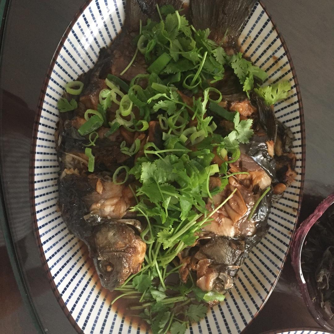 红烧鲫鱼