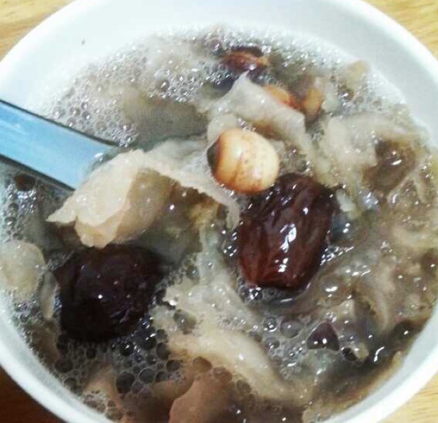 红枣银耳莲子羹