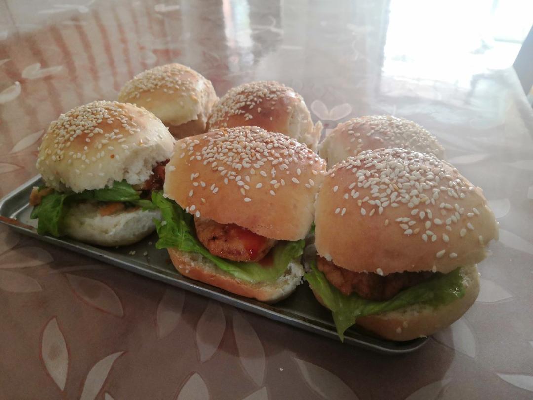 超级香软的无敌汉堡坯