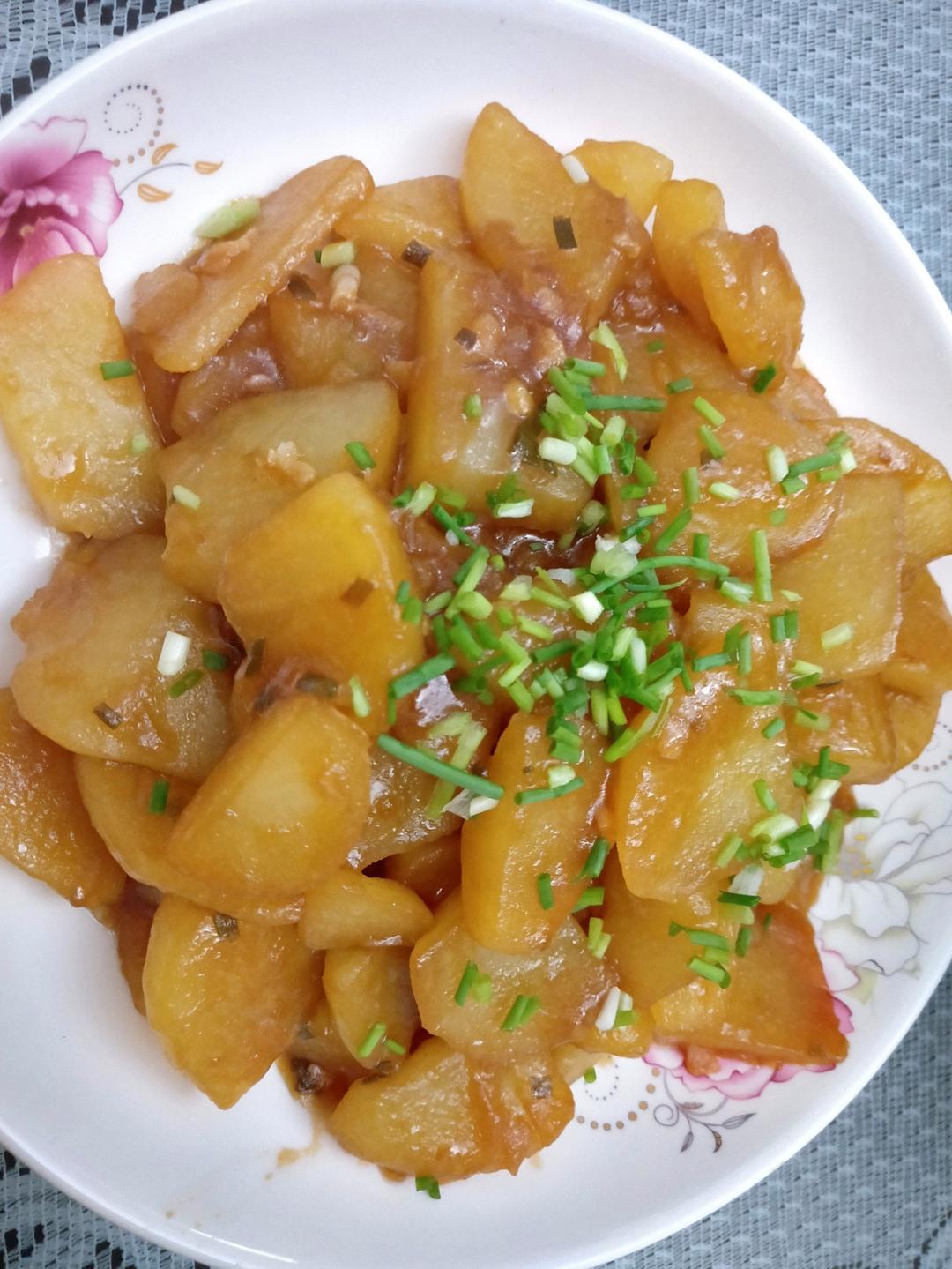🔥巨下饭，软糯入味！比肉还好吃的红烧土豆