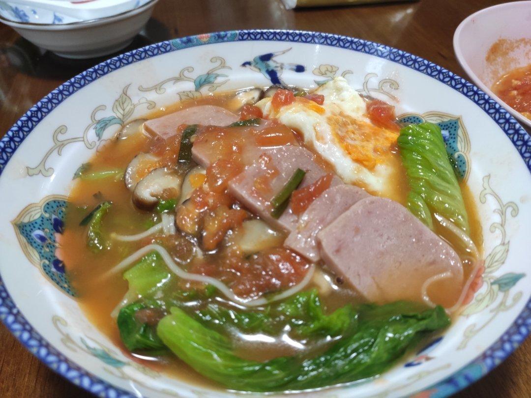 番茄酸汤面