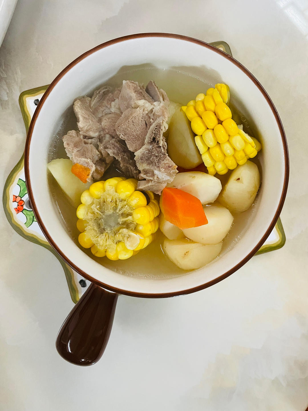 胡萝卜玉米马蹄排骨汤