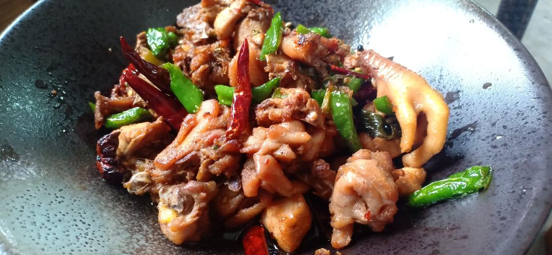 青椒干煸鸡（简单易操作）