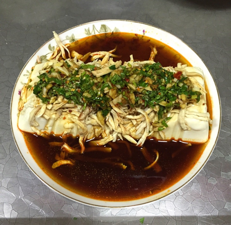 红油鸡丝嫩豆腐