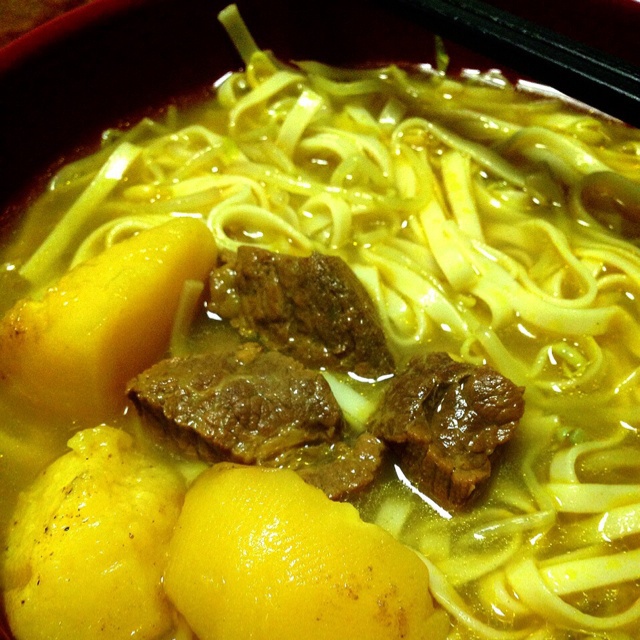 苦逼哈哈做的牛肉咖喱面