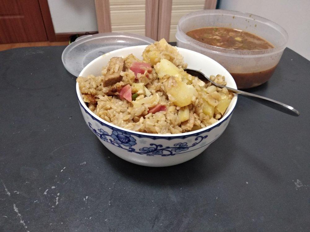 土豆焖饭（电饭锅版）