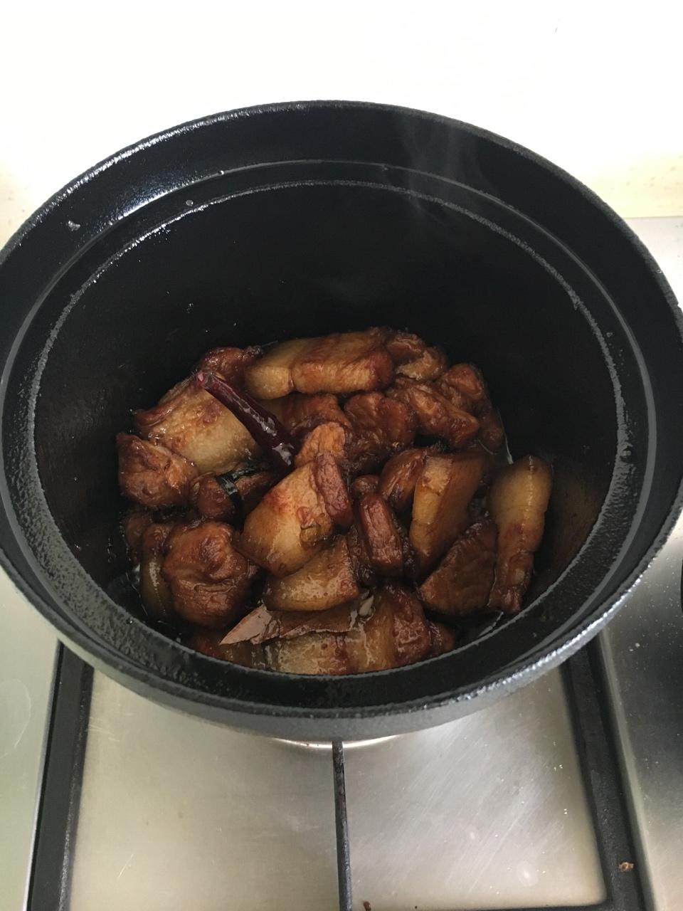 吃着碗里望着锅里的红烧肉