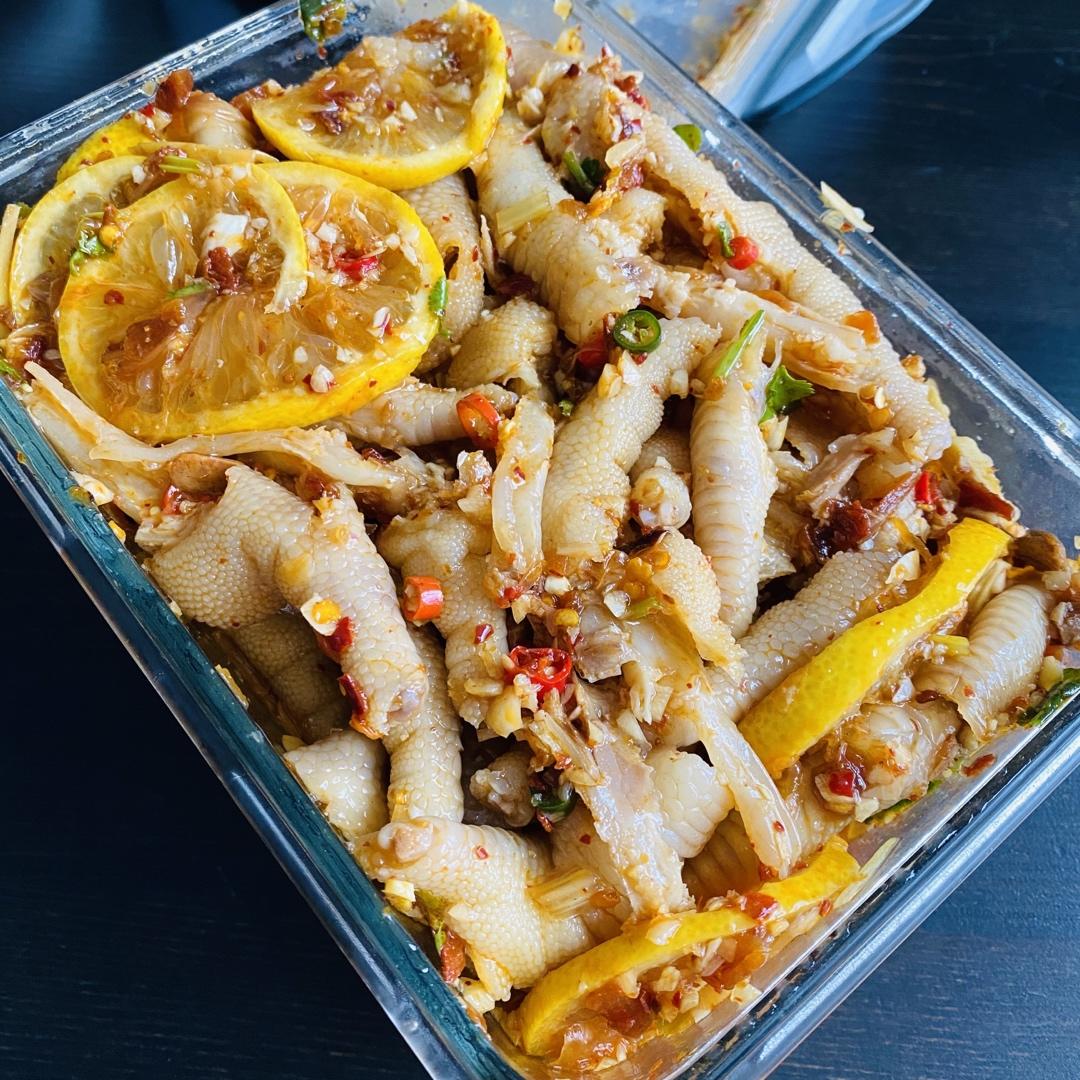 酸酸辣辣无骨鸡爪