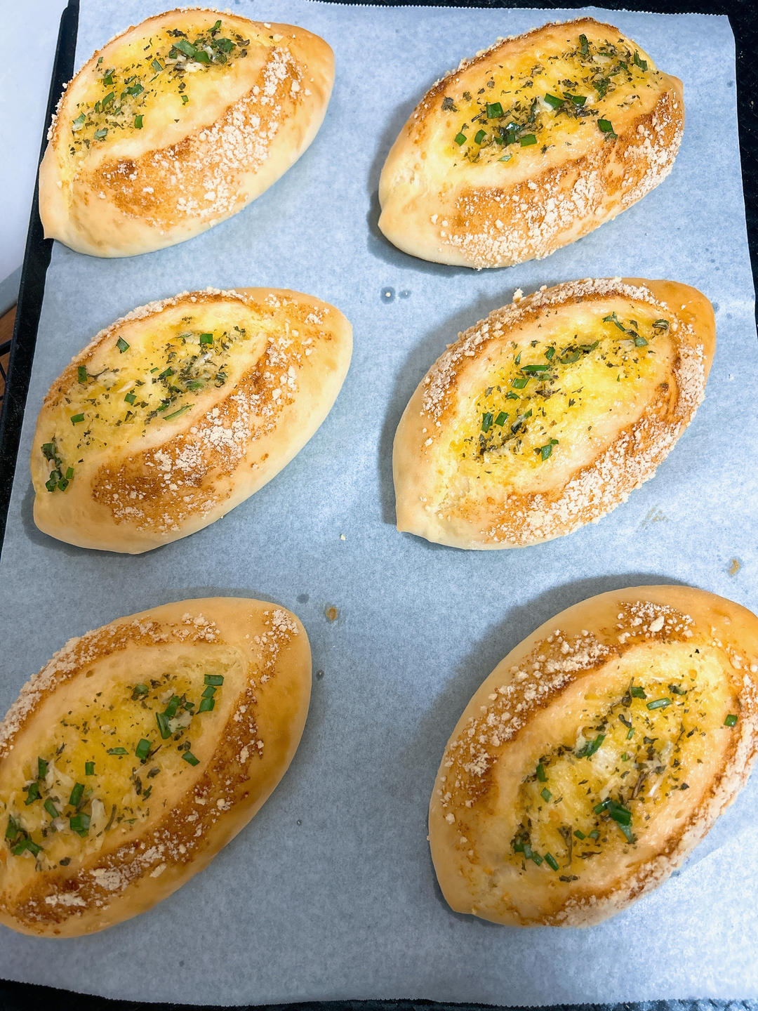 黄金芝士蒜香法式软面包｜芝香浓郁