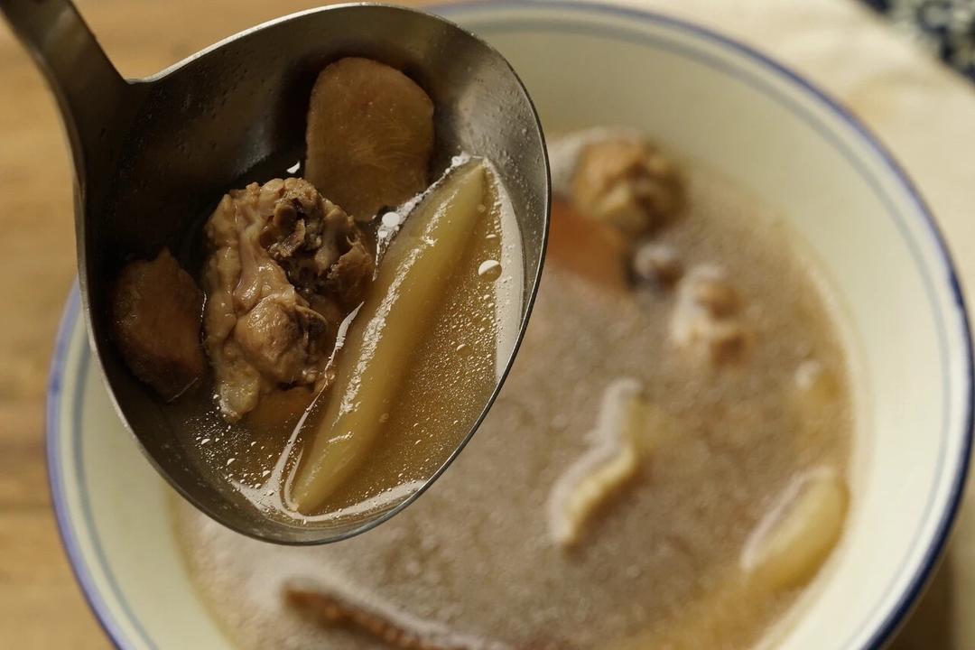 土茯苓煲水鱼的做法