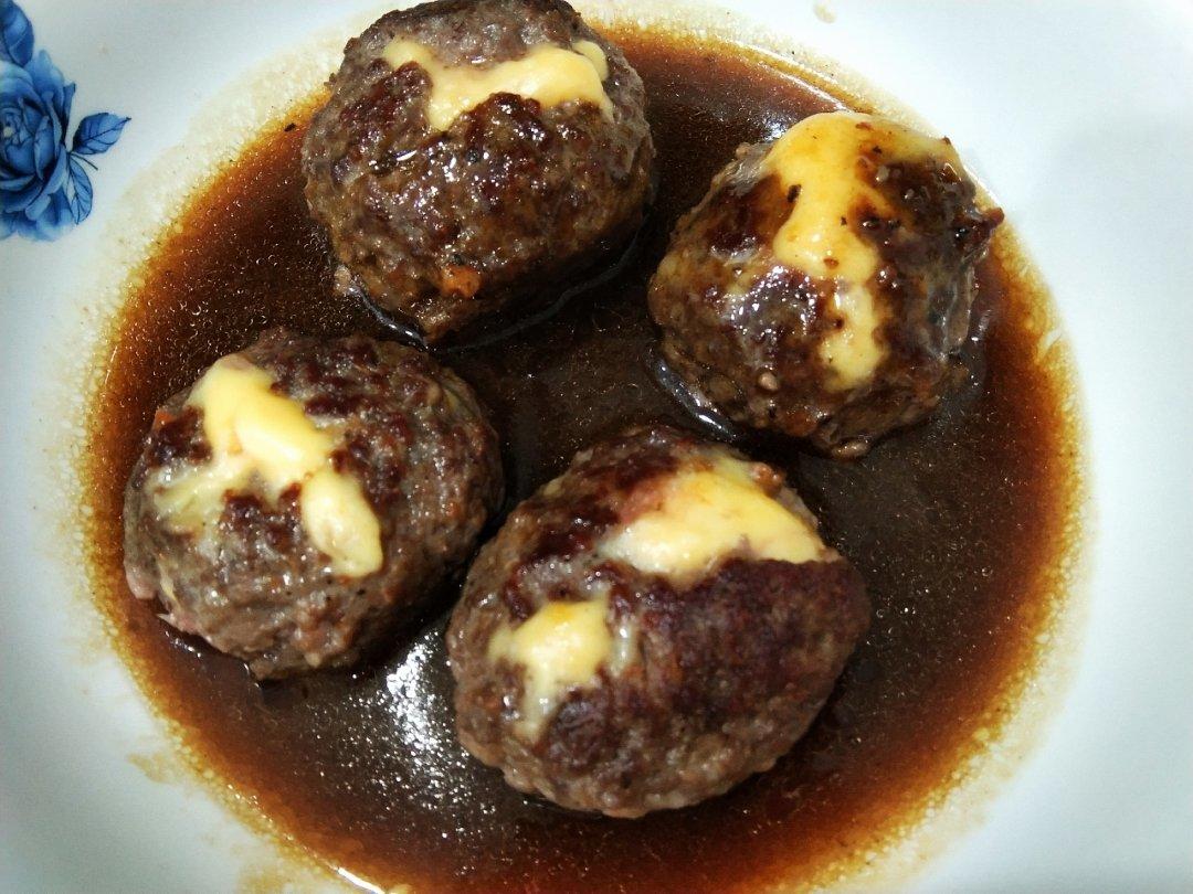 芝士流心牛肉饼