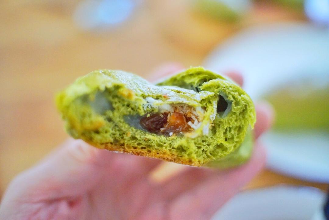 比原麦山丘还好吃的【抹茶麻薯古早味面包】肉松红豆沙