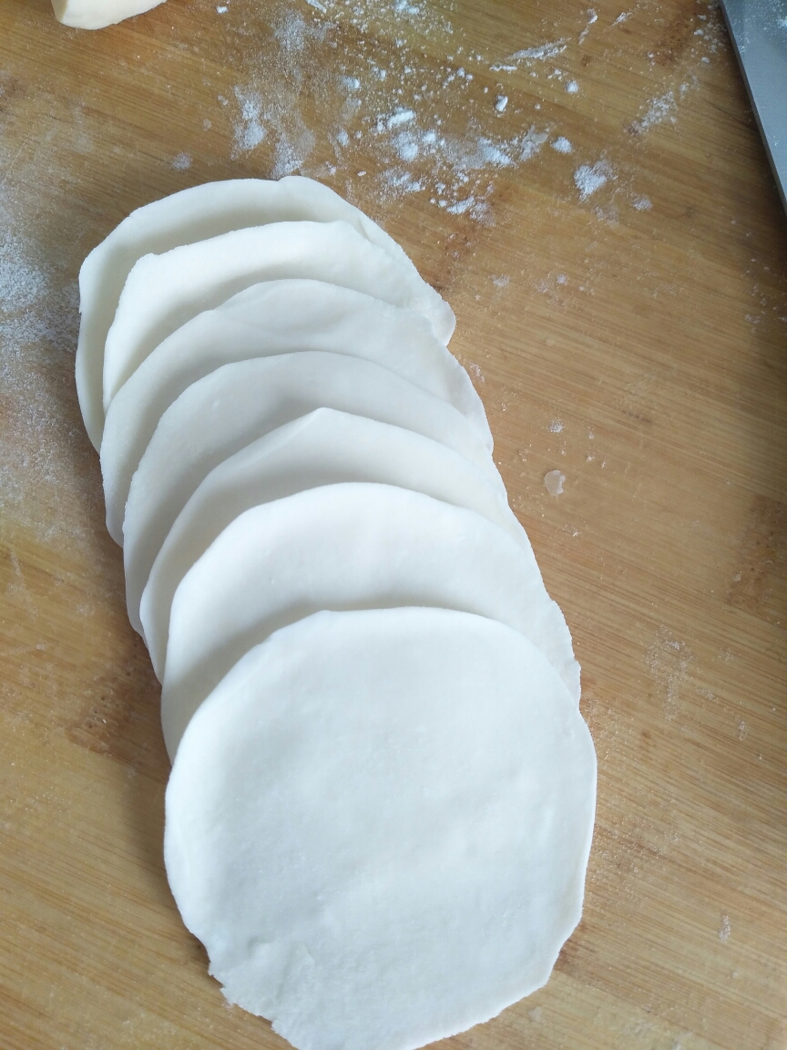圆圆的饺子皮的做法