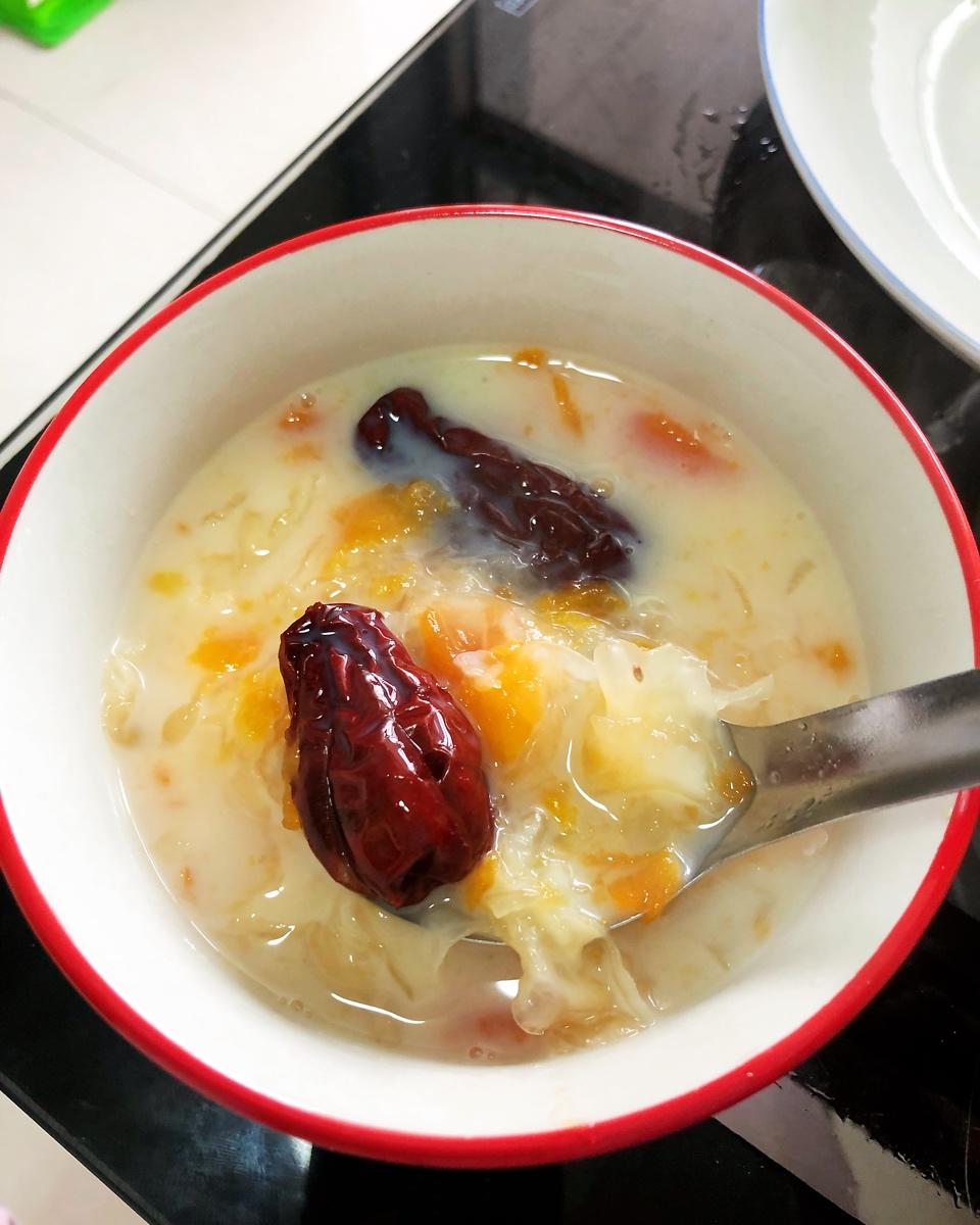 红枣木瓜银耳汤