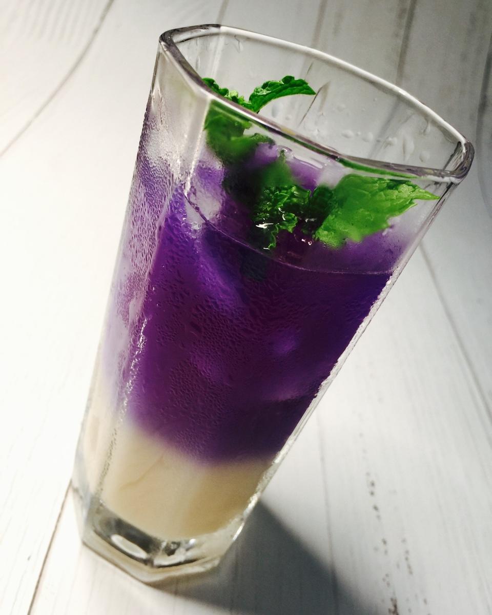 【银河】蝶豆花百香果养乐多饮