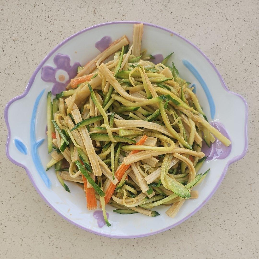 黄瓜拌蟹足棒
