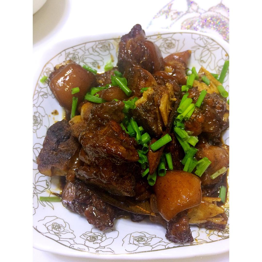 美味的家常菜：红烧猪蹄