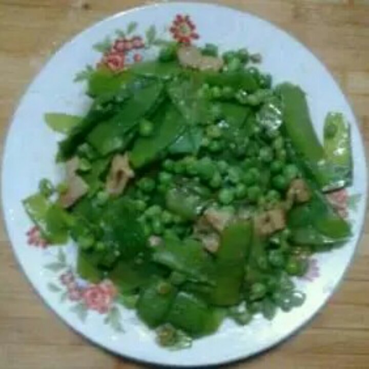 青豌豆炒肉丁