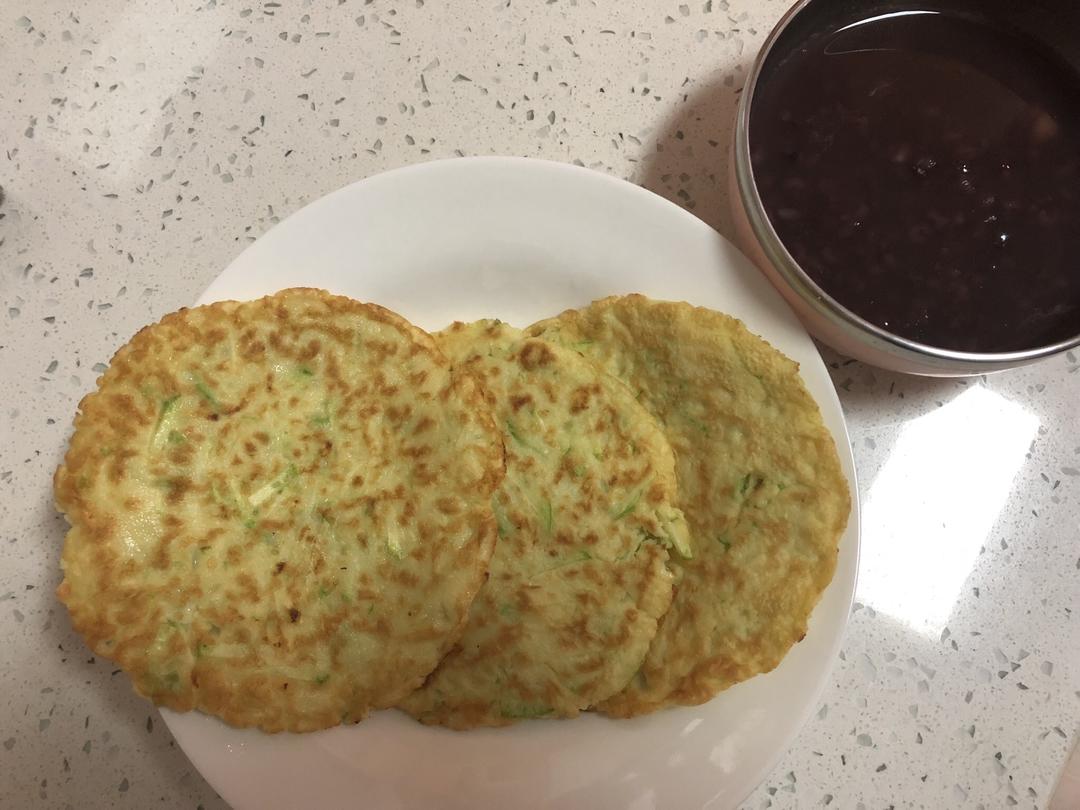 快手宝宝饭-西葫芦锅塌鸡蛋饼