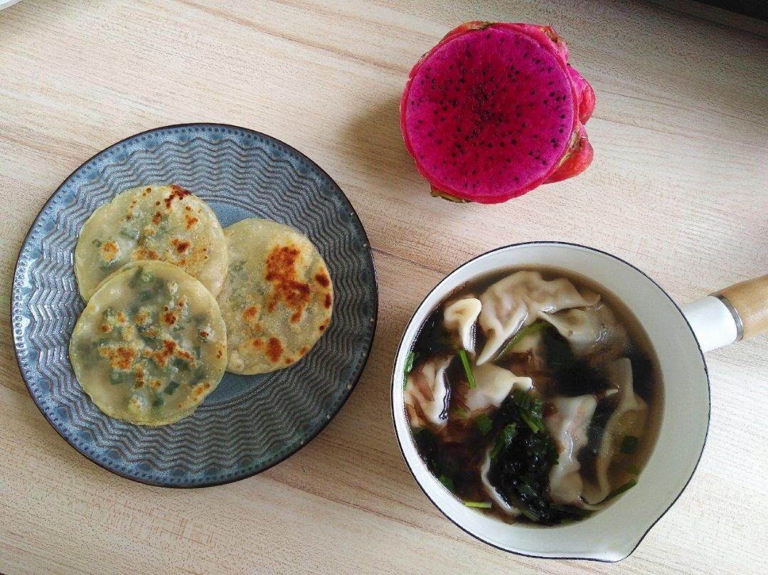 【饺子皮葱油饼】