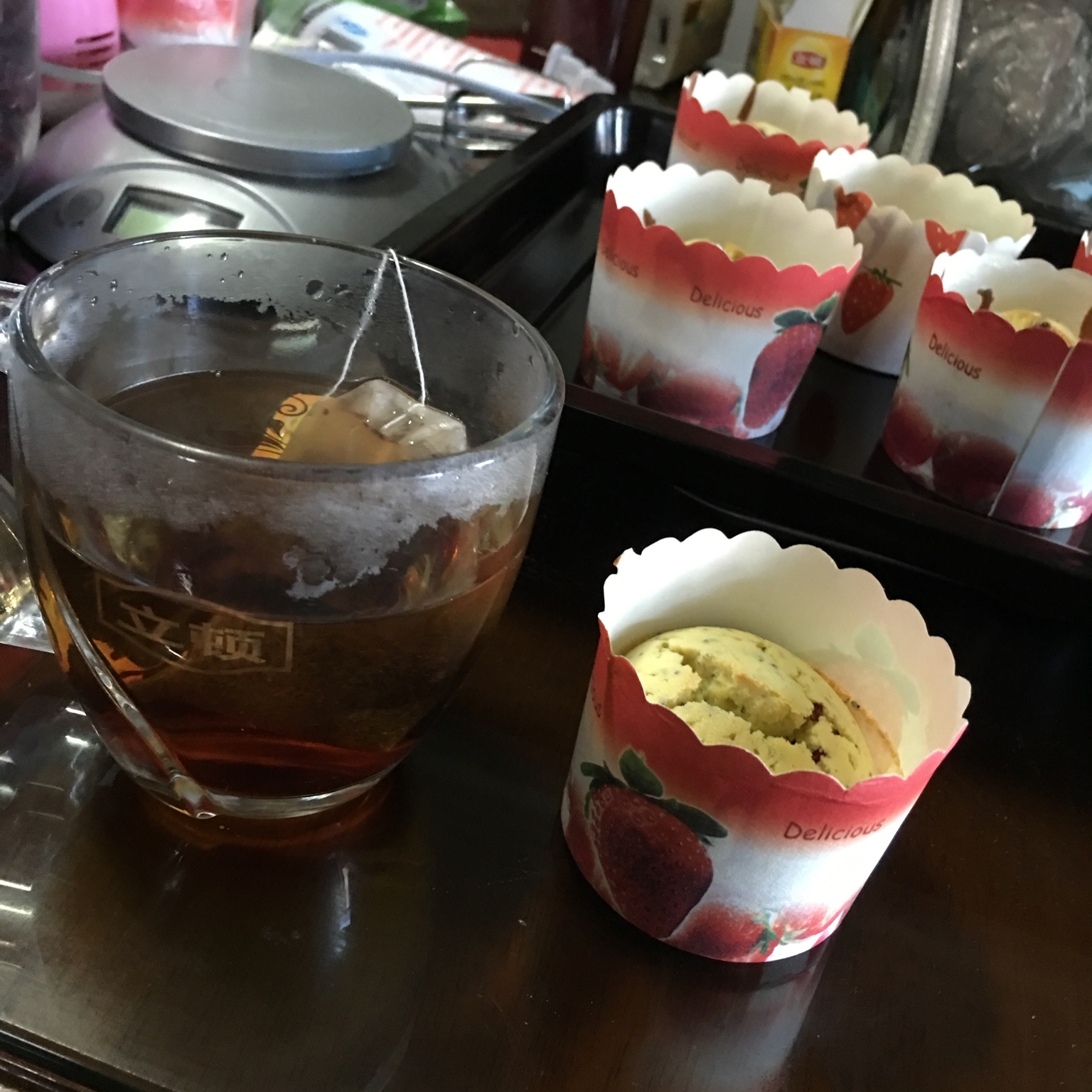 红茶蔓越莓比滋可巧蛋糕