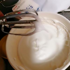 一人食快快手蒸蛋器蒸蛋糕的做法 步骤3