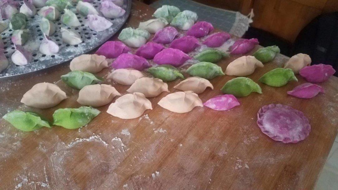 大肚饺子包法——后附视频  (胡萝卜牛肉馅儿)