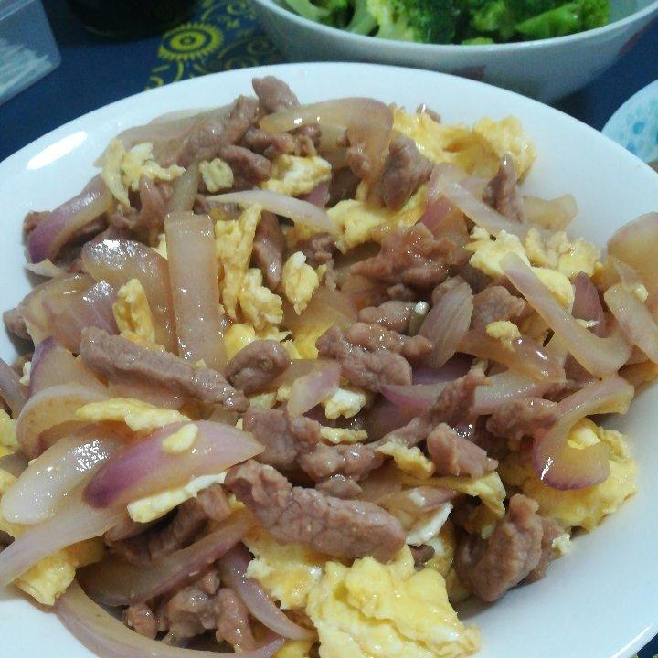 洋葱炒五花肉
