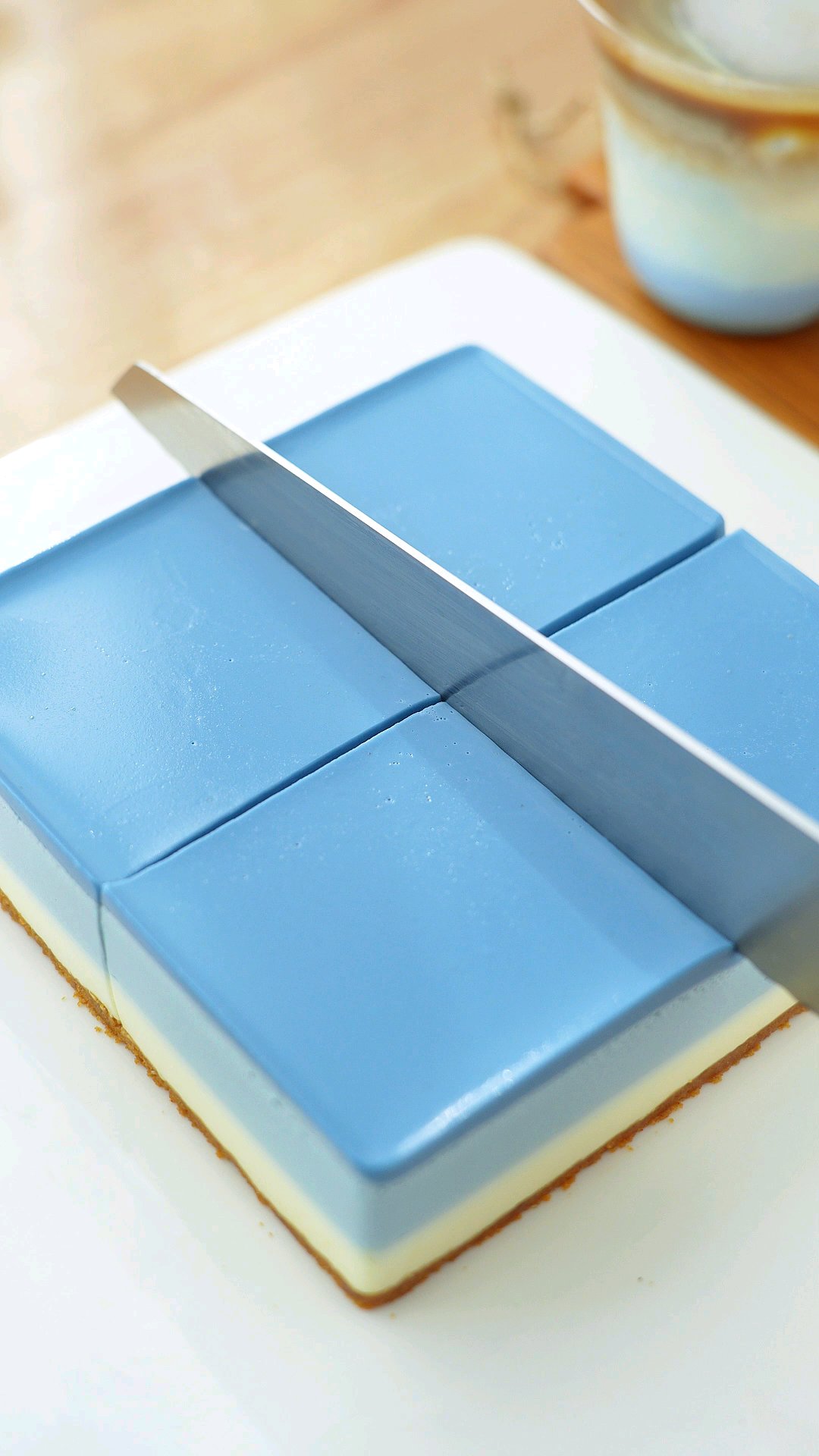 超治愈的蓝色椰奶慕斯蛋糕！