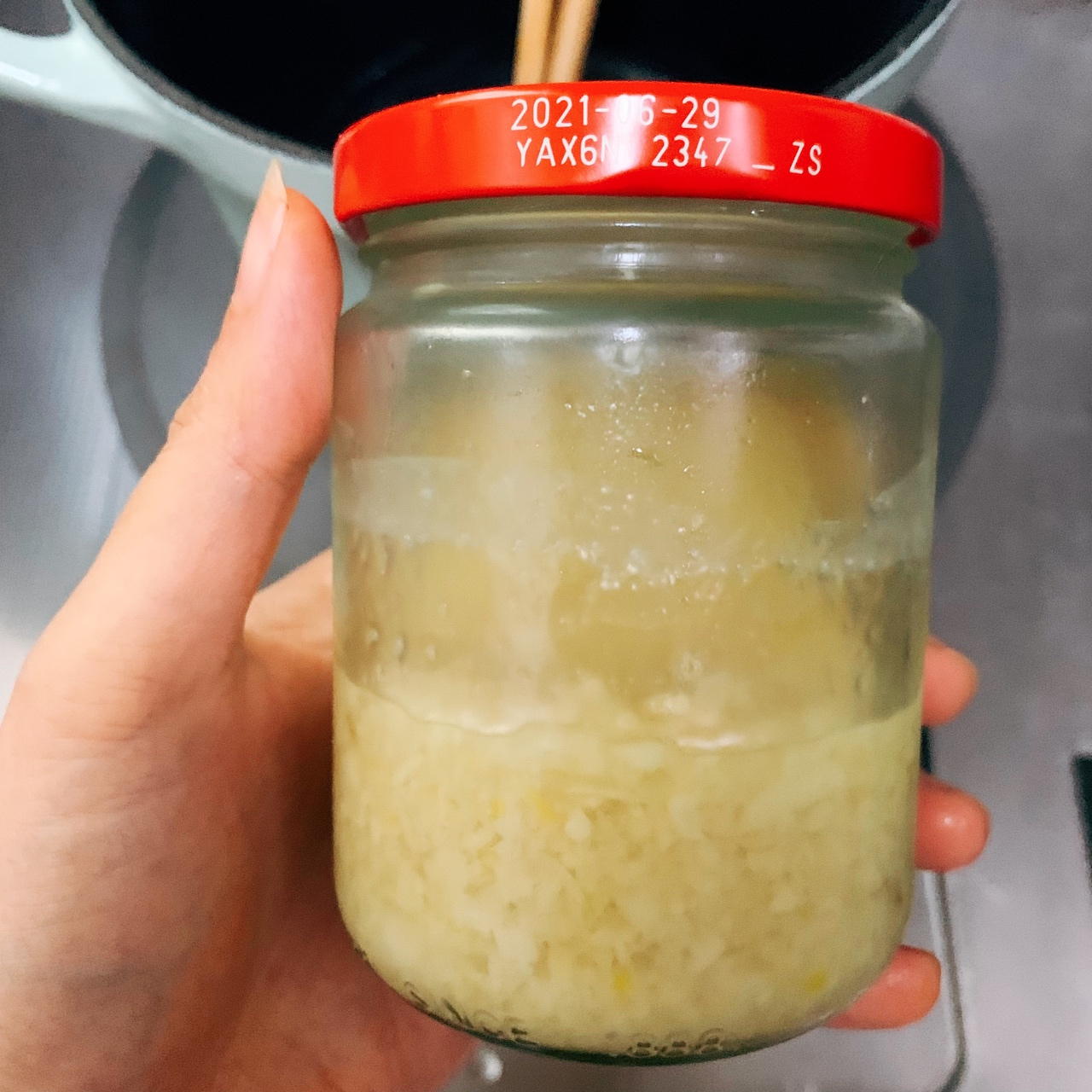 辣白菜排骨煲(铸铁珐琅锅不加水版)的做法 步骤4