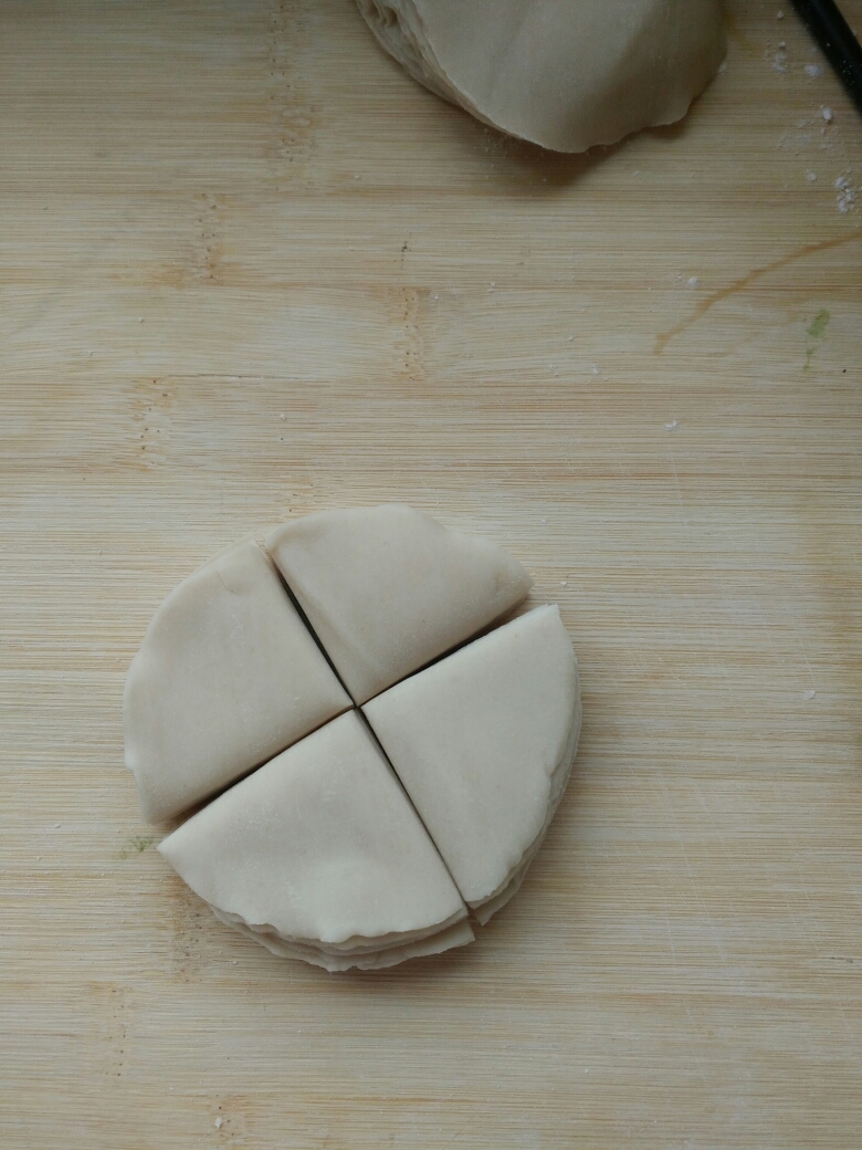 简单饺子皮炒面的做法 步骤1