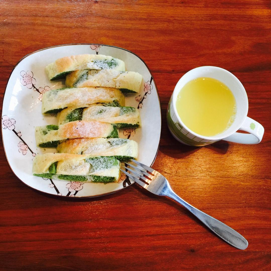 抹茶双色豆渣面包