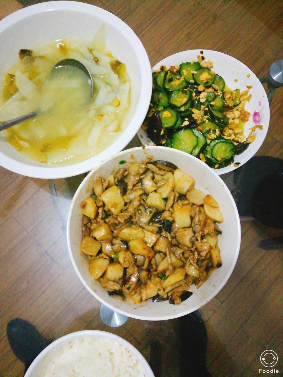 黄瓜木耳炒鸡蛋
