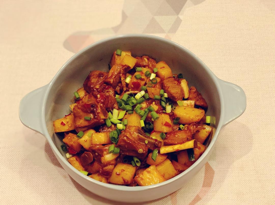 川味土豆烧排骨